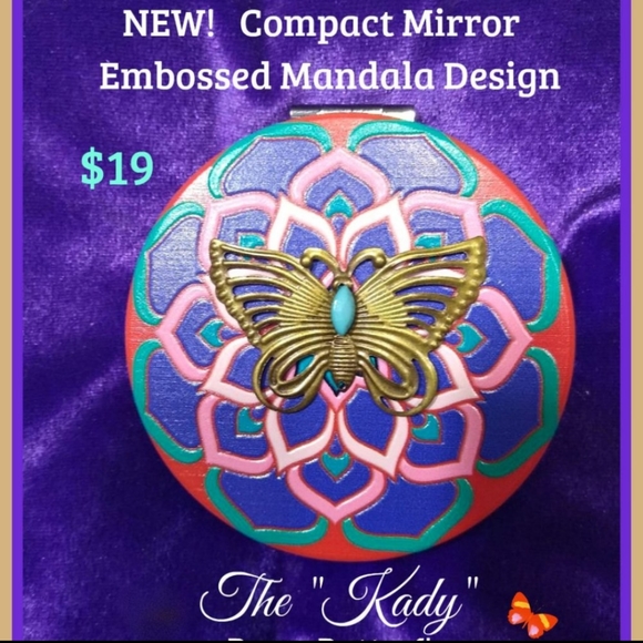 Compact Make-up Case Touch-up Magnifying Mirror Mandala Background Design - Picture 3 of 13